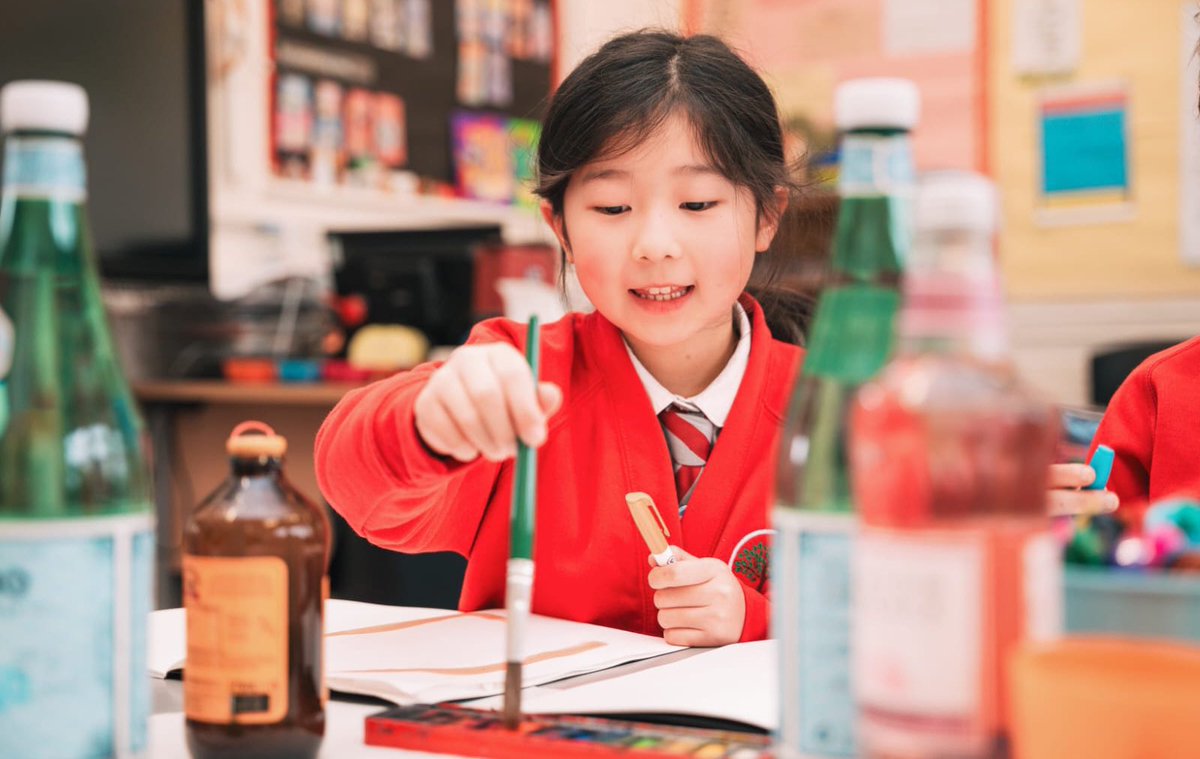 LEOacademies's tweet photo. As #LEOExplorers, our pupils are:

Empathetic
Open-Minded
Aspirational
Motivated
Creative
Resilient
Curious
Forward-Thinking
Collaborative
Reflective

📺 https://t.co/vG9L6CfnCq

🎞️ https://t.co/spNeay5oE7

✏️ https://t.co/FFbNzSUs7e

#WeAreLEO 🦁 https://t.co/iGAaYtisD6