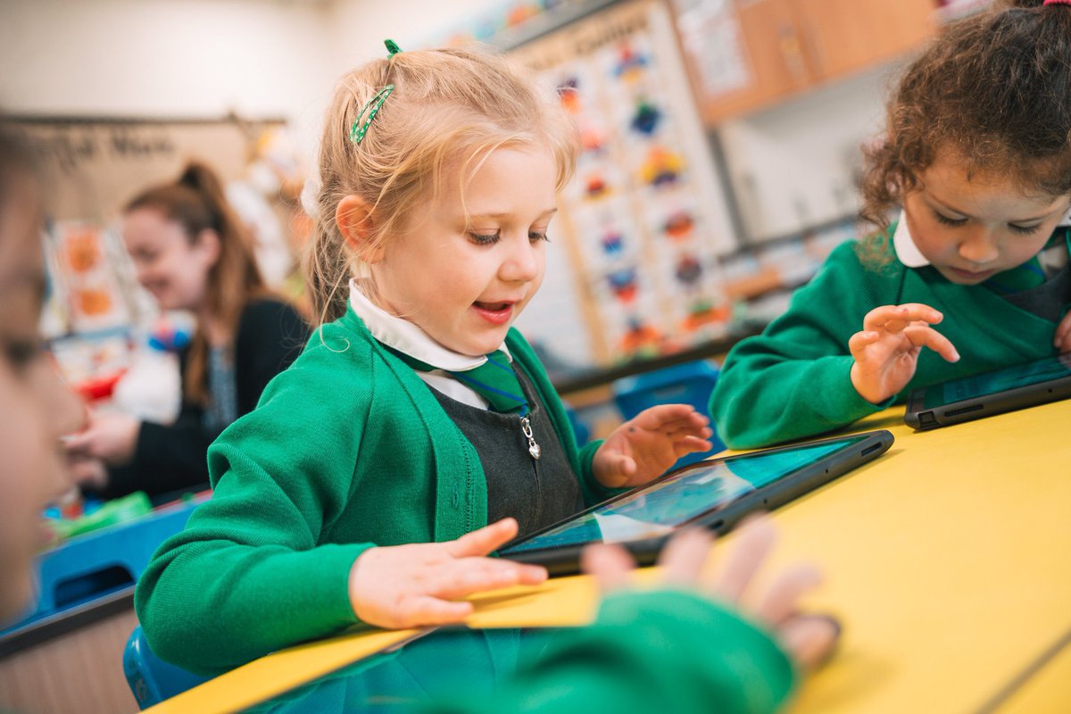 LEOacademies's tweet photo. As #LEOExplorers, our pupils are:

Empathetic
Open-Minded
Aspirational
Motivated
Creative
Resilient
Curious
Forward-Thinking
Collaborative
Reflective

📺 https://t.co/vG9L6CfnCq

🎞️ https://t.co/spNeay5oE7

✏️ https://t.co/FFbNzSUs7e

#WeAreLEO 🦁 https://t.co/iGAaYtisD6