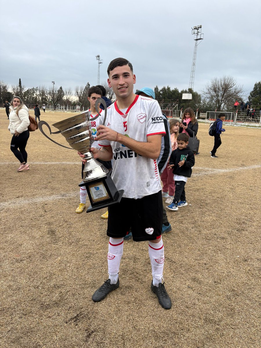 El cielo está de fiesta... 
EL BLANCO YA SALIÓ CAMPEÓN 🏆❤️🤍
Por siempre mi 5