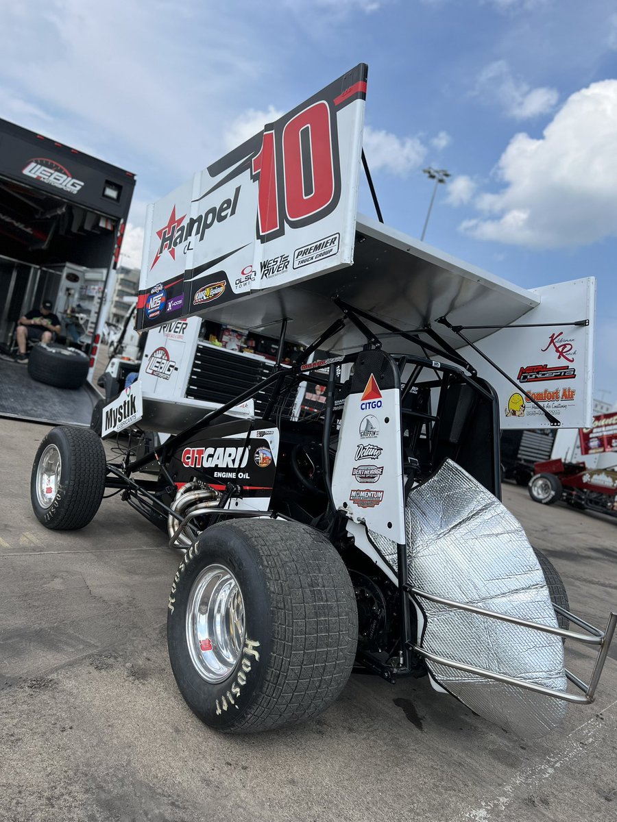 Flyin’ Ryan Timms, night one winner of the 410 Border Battle at Jackson last night. He is eligible for the Van Gorp Construction Bonus! 
#VanWall
#KnoxvilleChampionshipSeries