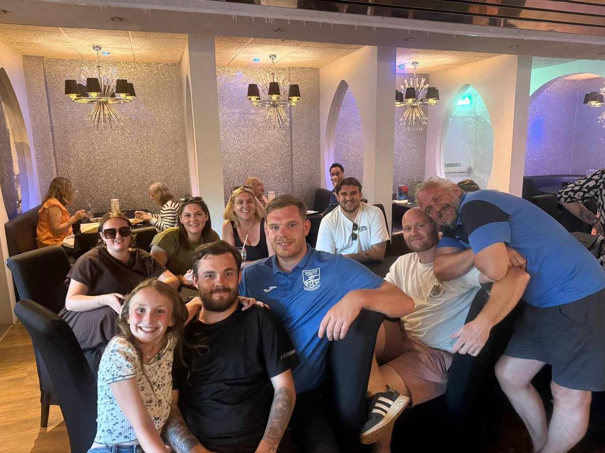 BasTownFC's tweet photo. Curry night at one of our sponsors 'Basil Spice' #bastown π΅π΅π΅ https://t.co/XsRl0nUgud