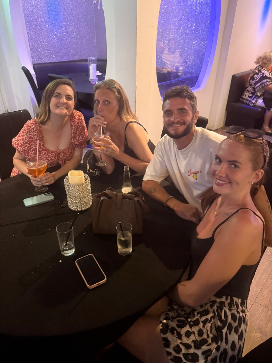 BasTownFC's tweet photo. Curry night at one of our sponsors 'Basil Spice' #bastown π΅π΅π΅ https://t.co/XsRl0nUgud