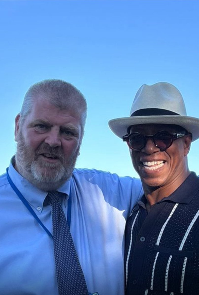 kaejlaab's tweet image. Two years in a row I’ve nabbed a snap with this @Arsenal legend. Thank you @IanWright0 gentlemen as usual. #Wimbledon2025