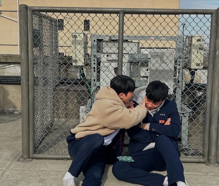 gg00gg000's tweet photo. 근데 탁쭌 좋은게 서로서로 챙기는게 눈에보인다
그리고 서로를 너무 귀여워하는듯? https://t.co/JaUczog1FR