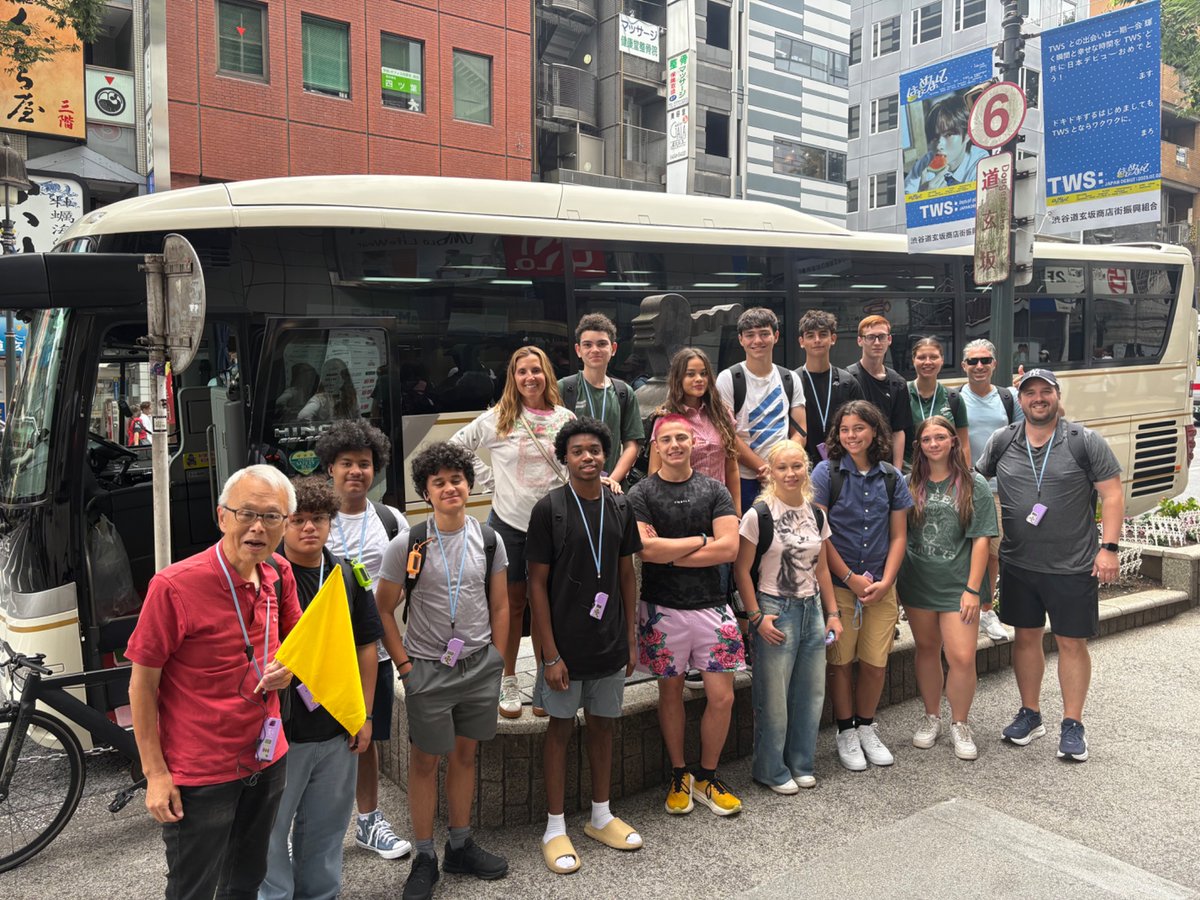 Amy Thompson tweet media