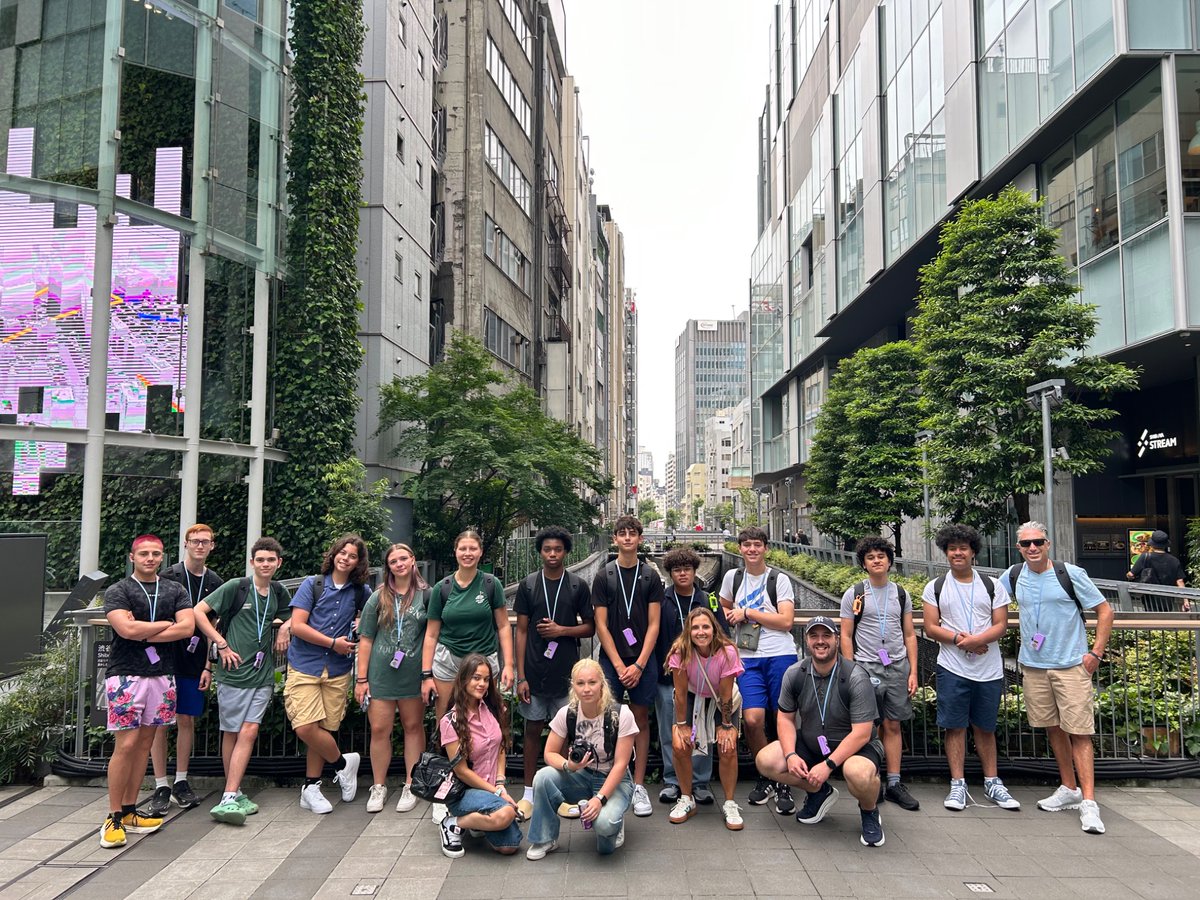 Amy Thompson tweet media