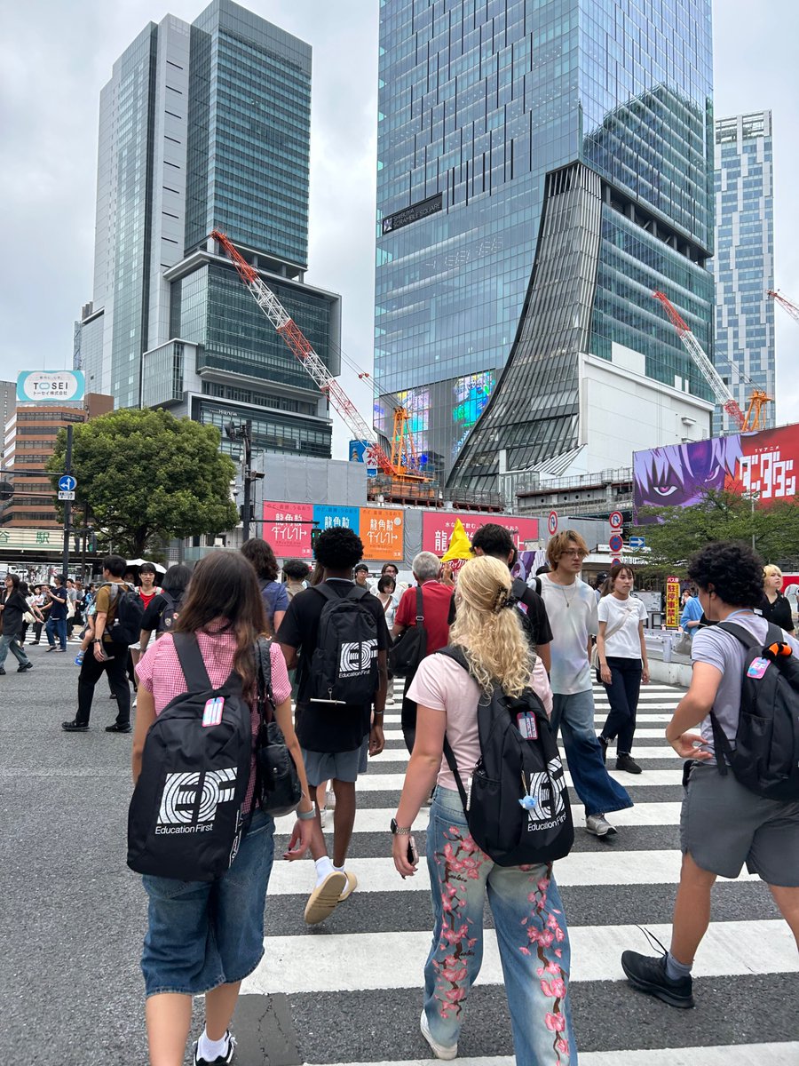 Amy Thompson tweet media