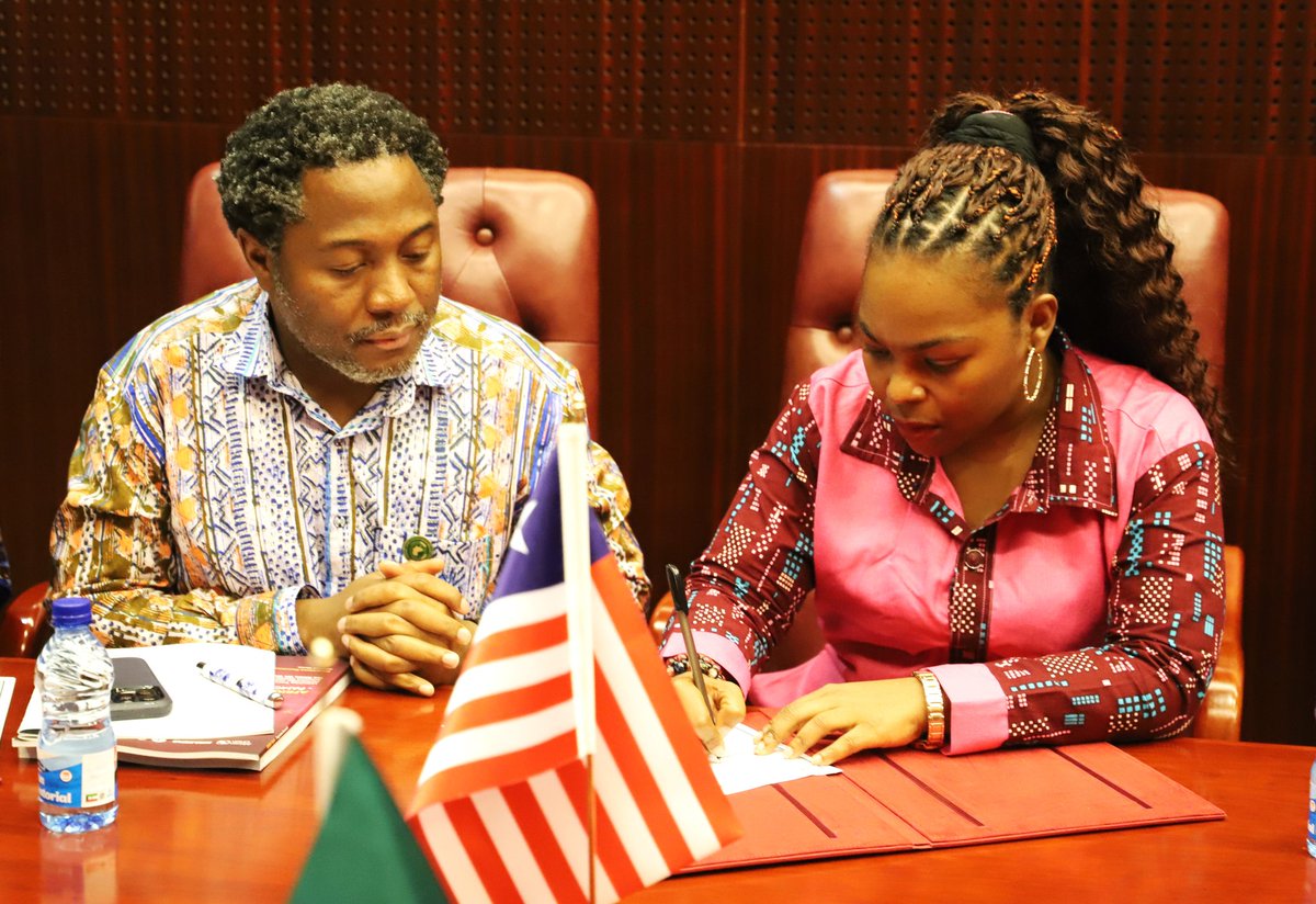AU_WGYD's tweet photo. Liberia, 5th country to sign the #AUEVAWGConvention, a step closer to #RatifyAUCEVAWG!

Today, on the sidelines of the AU #MYCM in Malabo (🇬🇶), Hon. Charlyne A. Taylor, Assistant Minister @Mofa_Liberia  for Africa &amp; Asia, signed the Convention with commitment to ratify it. https://t.co/br82ia7vp9