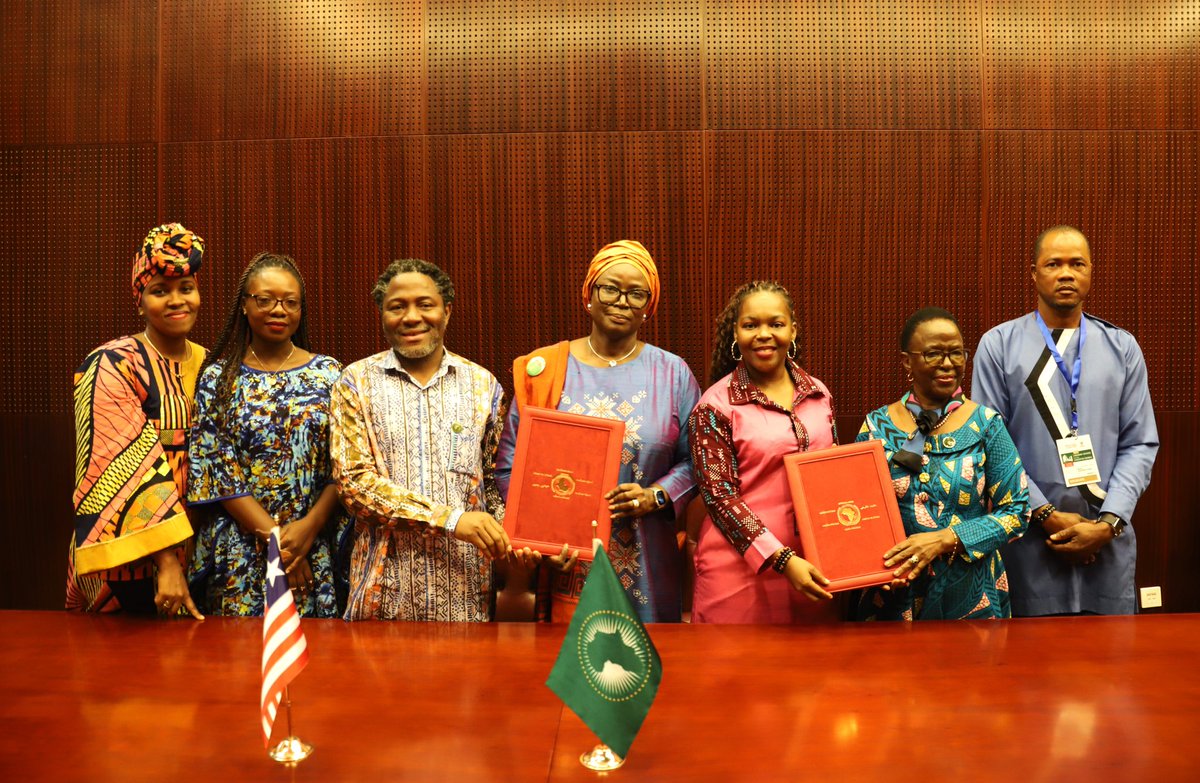 AU_WGYD's tweet photo. Liberia, 5th country to sign the #AUEVAWGConvention, a step closer to #RatifyAUCEVAWG!

Today, on the sidelines of the AU #MYCM in Malabo (🇬🇶), Hon. Charlyne A. Taylor, Assistant Minister @Mofa_Liberia  for Africa &amp; Asia, signed the Convention with commitment to ratify it. https://t.co/br82ia7vp9