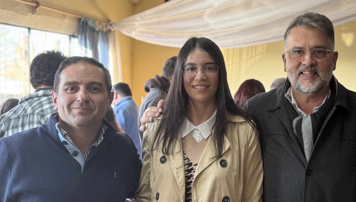 AdrianSilva_uy's tweet photo. Acompañamos la instalación del 1er concejo municipal en la historia de Juanicó.
Estamos muy contentos de que @Valentinashm sea parte de esta historia.

Felicitamos a @fernandoluquez que a partir de ahora será el alcalde de esta localidad.

Les deseamos una gran gestión! https://t.co/ng4qAyhX5l