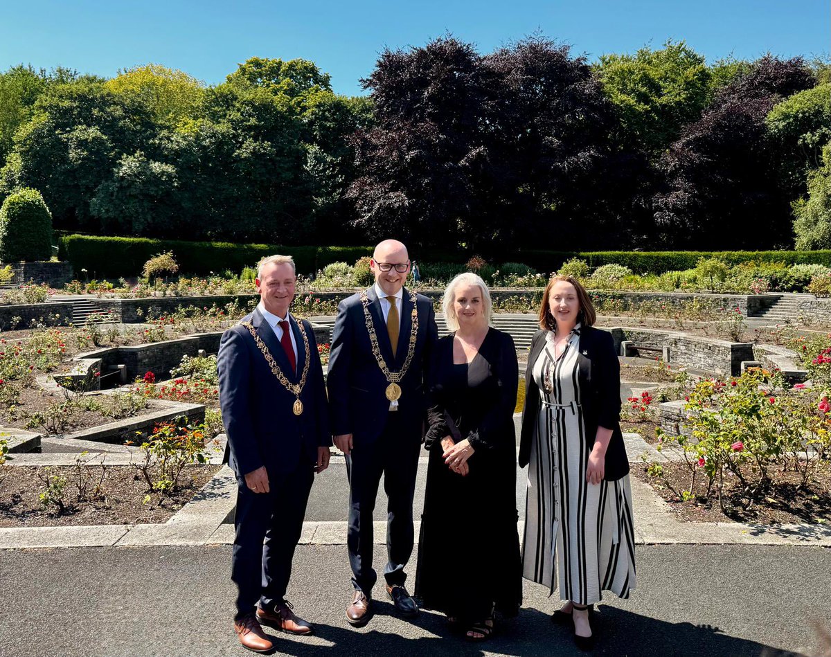 PamCameronDUP's tweet image. An absolute privilege to have laid a wreath on behalf of the deputy First Minister @little_pengelly and the Northern Ireland Executive this 12th of July at the Annual Ceremony of Remembrance, Irish National War Memorial Gardens. #lestweforget