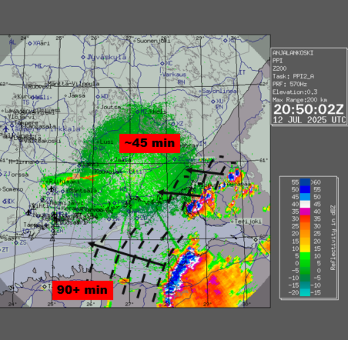 Ukkospäivitys klo 00.05: Viipurinlahden yllä voimakas ukkosrypäs ja saapuu Virolahden tienoille n. klo 00.45. Voimakkaita ukkospuuskia, rankkasadetta, jopa rakeita. L-ranta-Imatra alue klo 01.00 jälkeen. Rypäs voi heiketä meren yllä. Eteläisempi alue saapunut Suomenlahdelle. #sää