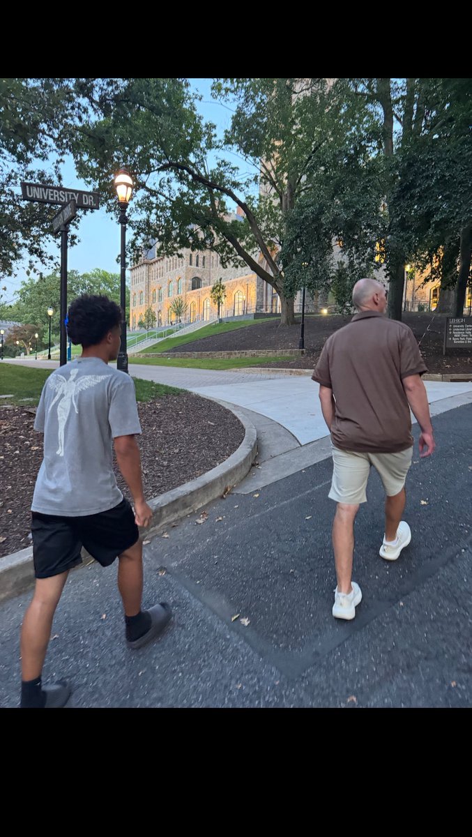 Gav_4db's tweet photo. 🦅🦅🦅… @troberts2502 @Coach_Nickson @cpmisch87 @LehighFootball https://t.co/Tc7KDgSG72