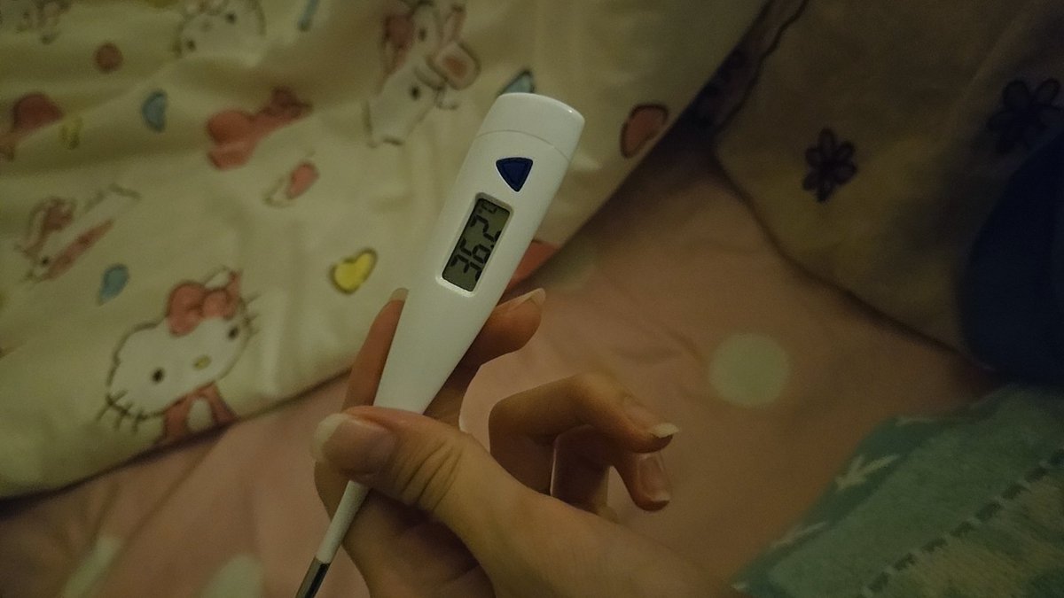 病了6天烧了4天，体重掉了2kg，我特么，每次生病就掉体重，还很慢才能长回来，增肥一点容易吗我，今晚喝完酒就又有点烧了，我正常体温一般是35.8左右，哎什么时候病能完全好啊，想活蹦乱跳的时候了