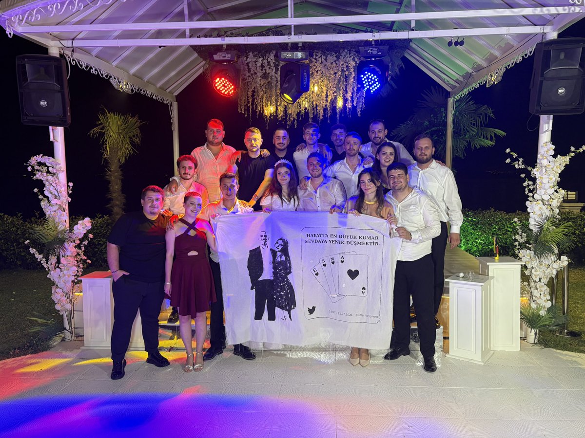 Eski yönetim kurulu üyelerimizden Şevki Kıvanç Özcan’ın düğününe katılım gösterdik. Şevki Kıvanç ve Esma çiftine bir ömür boyu mutluluklar dileriz.