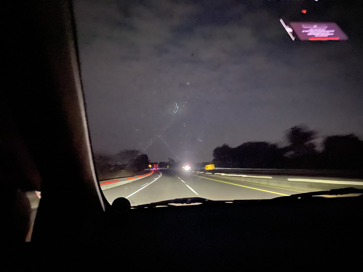 Jauh-jauh ke Semarang 
Baliknya ngurusin orang mabok doang 
Untung gw manusia nokturnal