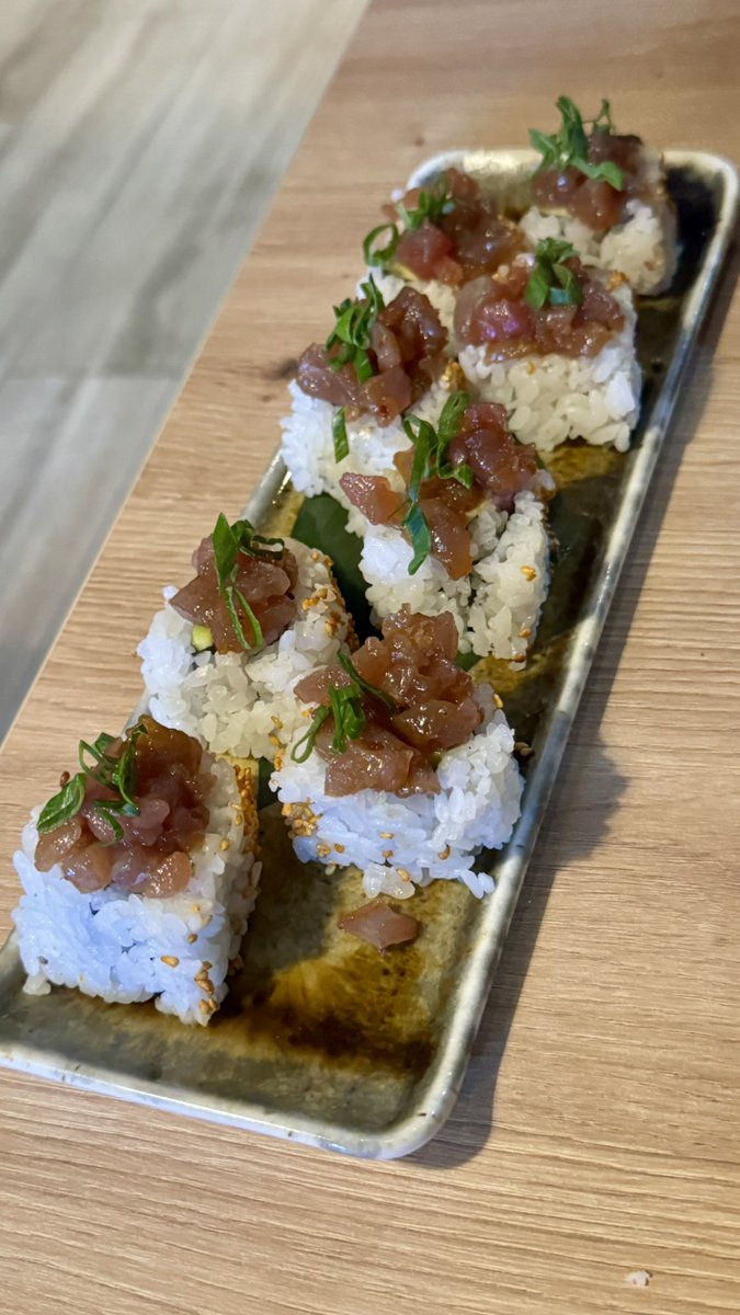 DAlvarez1976's tweet photo. Ha abierto un #Makitake en Rivas q te puede apañar perfectamente una noche con ganas de japo. En su rango, muy aceptable relación calidad-precio para un ticket medio de unos 40€ por persona.
Personal atento y eficaz. Sirven a domicilio. https://t.co/61PjfRmJ86