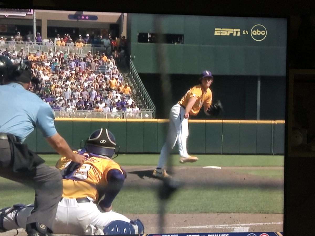 DrFadde's tweet image. Camera angle is just like the Batters&apos; View camera behind the plate at College World Series and most MLB stadiums. Lower view exaggerates pitch shape for pitch design and #PitchRecognition training!