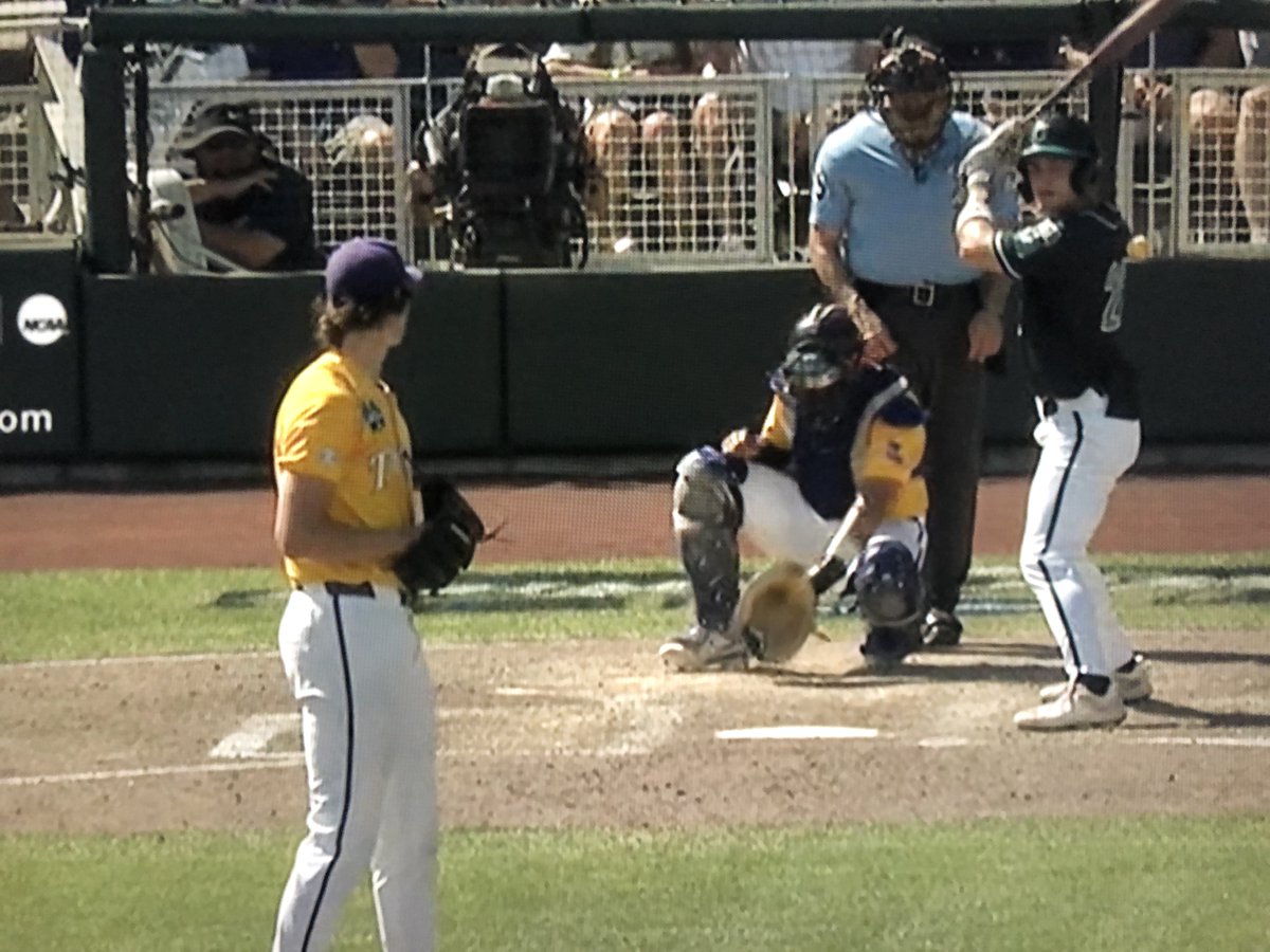 DrFadde's tweet image. Camera angle is just like the Batters&apos; View camera behind the plate at College World Series and most MLB stadiums. Lower view exaggerates pitch shape for pitch design and #PitchRecognition training!