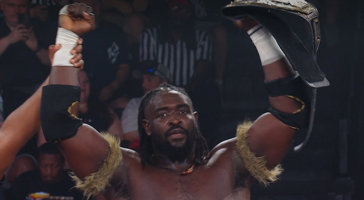 RobbyRobJames's tweet image. Oba defeats Yoshiki and retains the NXT championship! #WWENXT #NXTGAB
