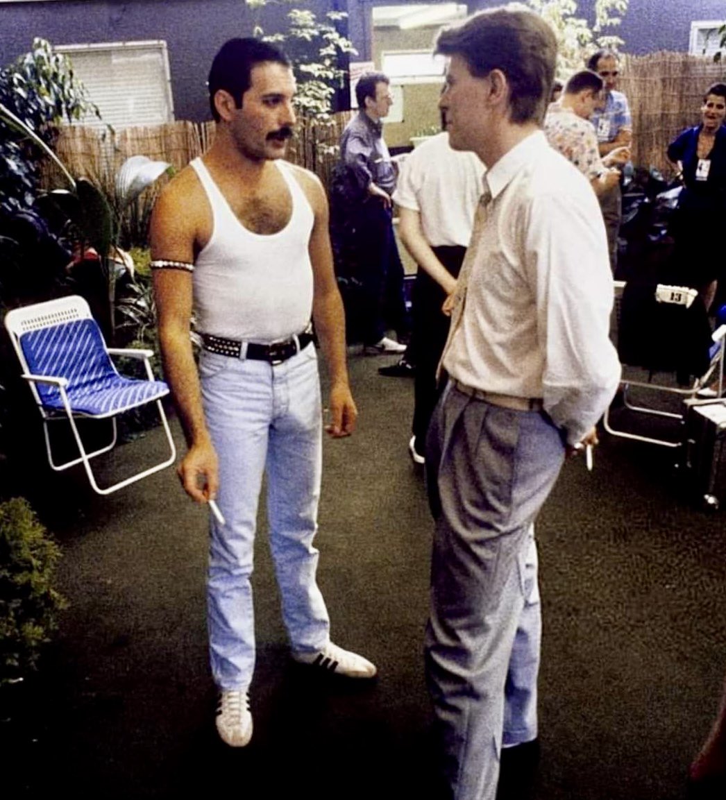 Katey (@kateymania) on Twitter photo I love this photo of Freddie Mercury and David Bowie behind the scenes. 
#LiveAid  #LiveAid40 I love this photo of Freddie Mercury and David Bowie behind the scenes. 
#LiveAid  #LiveAid40