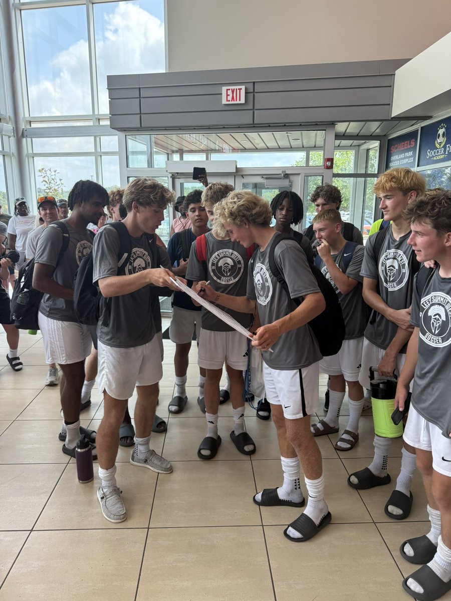 kamo_hs's tweet photo. Winners of the Dwight Yorke bracket at this years 2025 B.White Classic….Lee Summit West https://t.co/Xh7wq16OI4