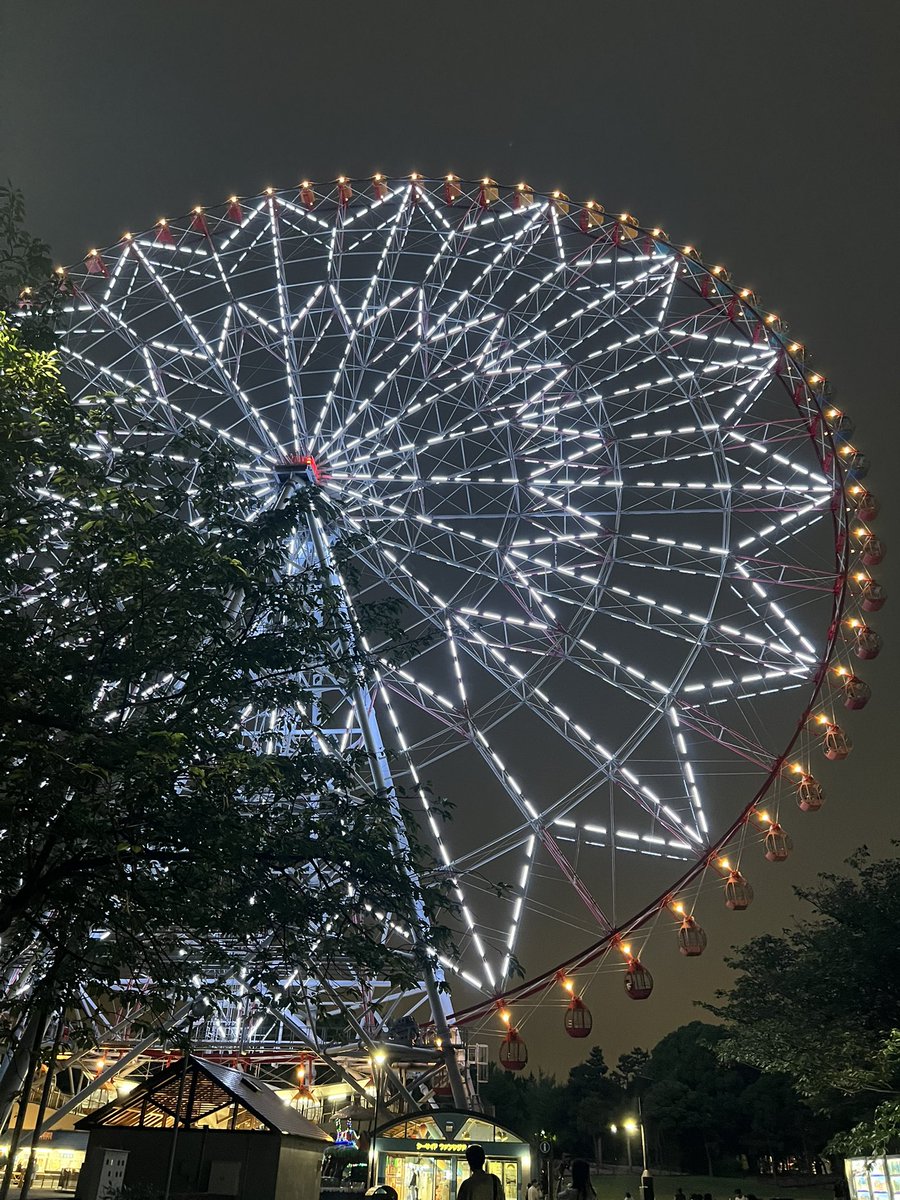 tiraa_a's tweet photo. 7月12日
初めて葛西臨海公園の観覧車乗れた🎡 https://t.co/yvAPn9cyB5
