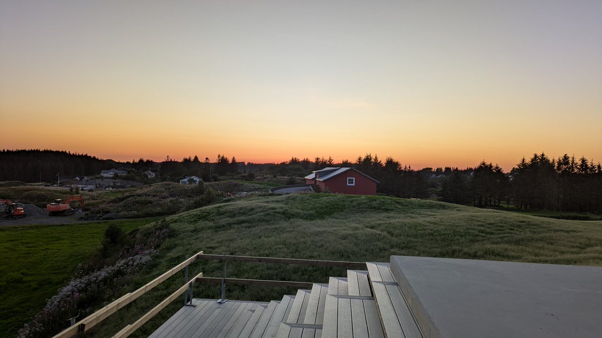 Dorje_sDooing's tweet photo. Sunset in #Norway. Photo taken just now, 11:17 pm! #reunion #UWC #UWCAd #Italy #Duino https://t.co/PJy8CEd3Dw
