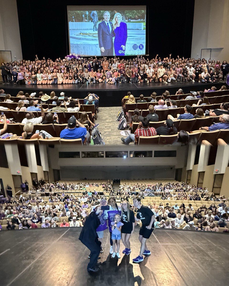 TarletonPrez's tweet image. Orientation #14 was a memorable one! We welcomed many new Texans, and I can鈥檛 wait to see all of you again this fall 馃挏
#TarletonState #BleedPurple #Tarleton125