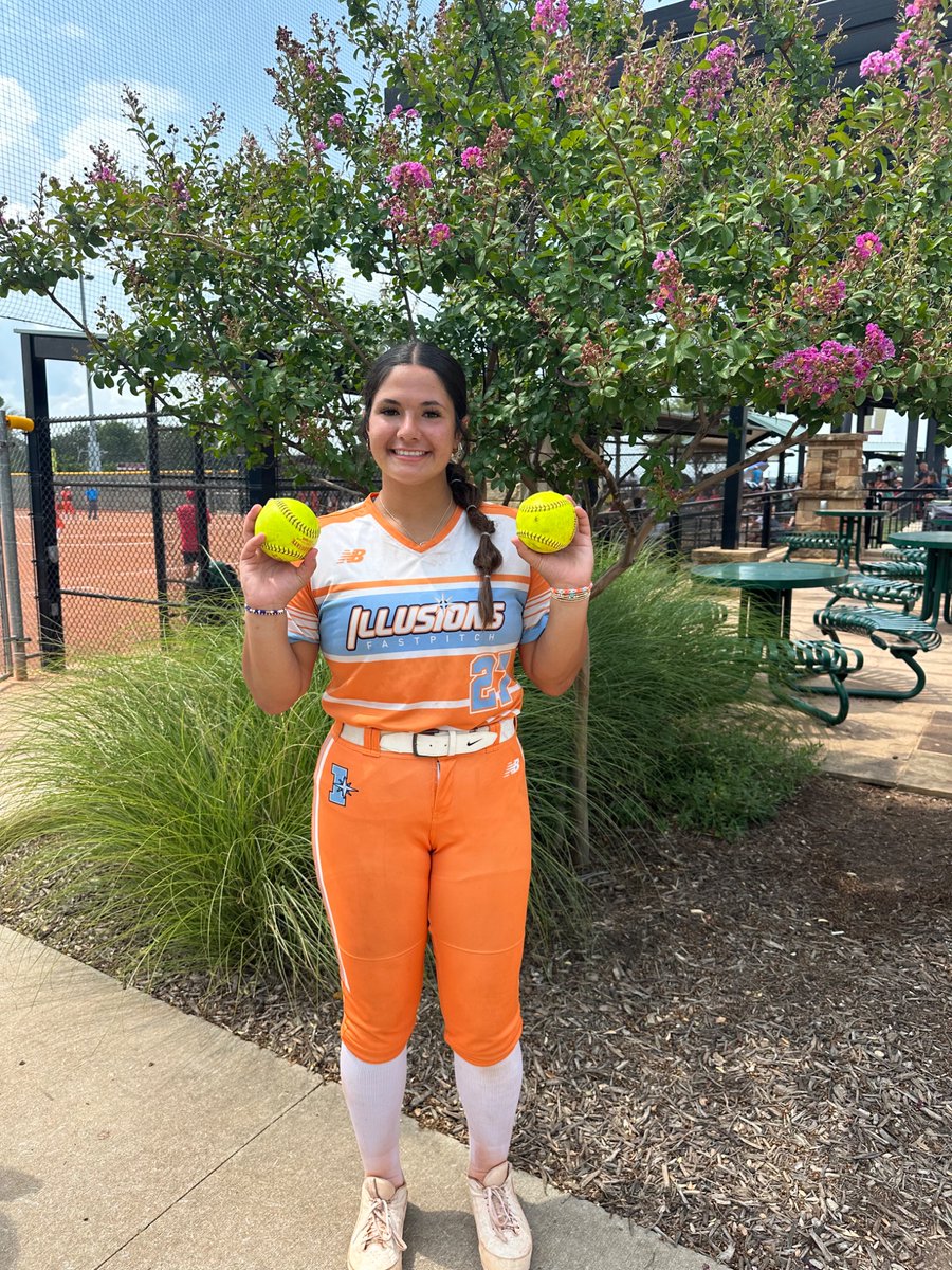 Shoutout to our number 27, Taylor Lozano - RHP/1B, C/O 2027 on her home run yesterday &amp; her grand slam today!! 🔥🥎💪🏻 
#IllusionsGoldElite #LeadTheWay #HomeRun