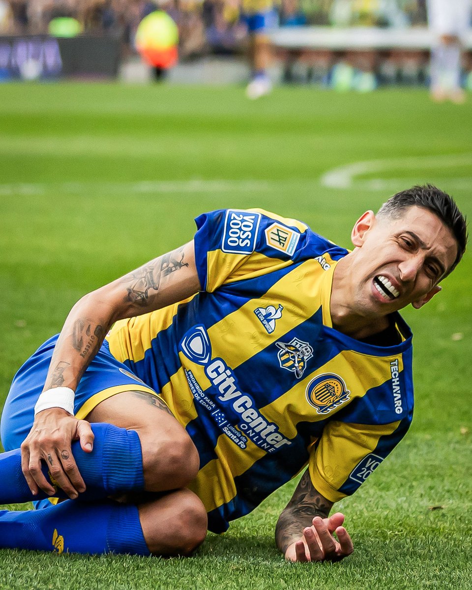 brfootball's tweet photo. Ángel Di María scored from the spot on his return to his boyhood club, Rosario Central.

But his homecoming ended with an injury, as he was stretchered off in the 89th minute.

Damn 😔 https://t.co/c2lIUbxAqd