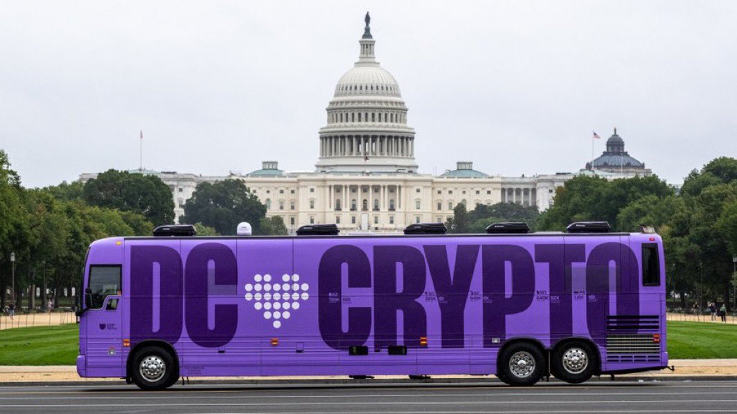 Web3DC's tweet image. NYC = TradFi 💼
Miami = Vibes 🌴
D.C. = World Capitol of Crypto 🏛️📜🧱 🌎
Bet on the builders who shape both chains and change.
#Web3DC #CryptoCapitol #depin #rwa