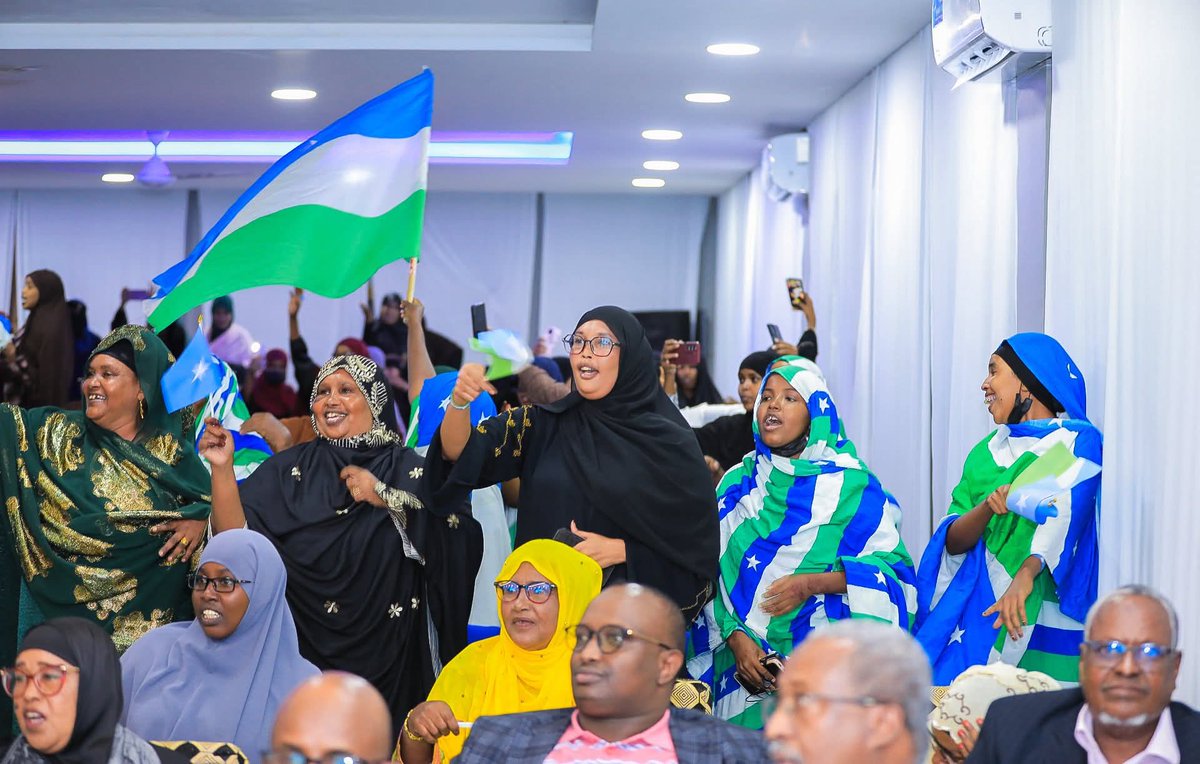 Plpoliceforce's tweet image. Madaxweyne @HESaidADeni wuxuu caawa ka qeybgalay kulan loogu mahadceliyey Haweenka Puntland doorkooda halgameed ee Hawlgalka Ciribtirka Argagixisada ee Calmiskaad.
Haweenka waa laf-dhabarta dagaalka. Waxayna Mudan yihiin billad qaran.
#Puntland #Haweenka #NabadPuntland