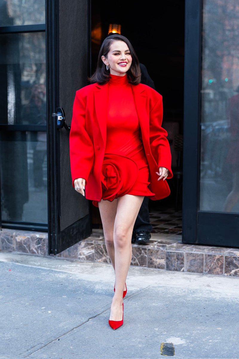 MyLifeIsSelG2's tweet image. 2025 is truly selena’s peak beauty