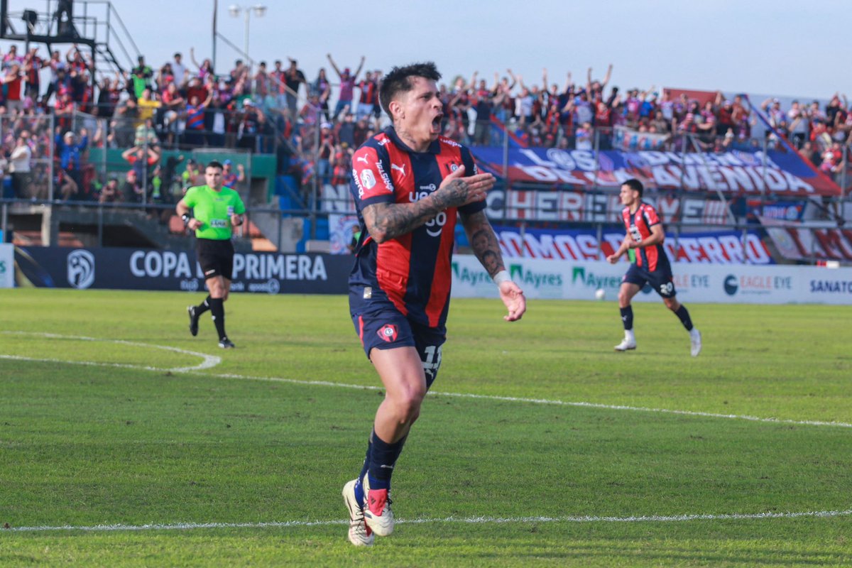cmiranda94's tweet image. Juan Manuel Iturbe llegó a la línea de los 12 goles en el año, liderando así la tabla de goleadores de la temporada; Gustavo Caballero y Fernando Fernández tienen 9.
Sus números en la Copa de Primera:
•20 partidos
•12 goles
•64 disparos.