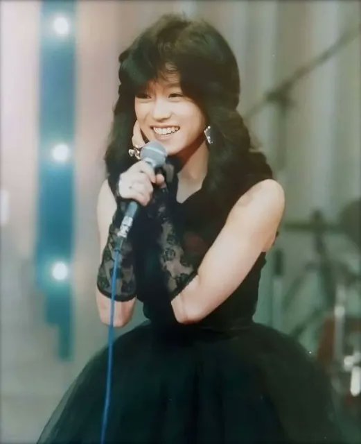 Gtr2cCoT7yiFrwn's tweet image. 本日は明菜ちゃんのお誕生日❤︎おめでとうございます🎉小学生の時から推し続けた明菜ちゃん!!スローモーションから今に至る曲まで全て大好きで私にとって明菜ちゃんは人生の1ページ、そして青春でもあります!これからもずっと(少女A)でそして憧れの存在でいさせてください!
#中森明菜誕生日