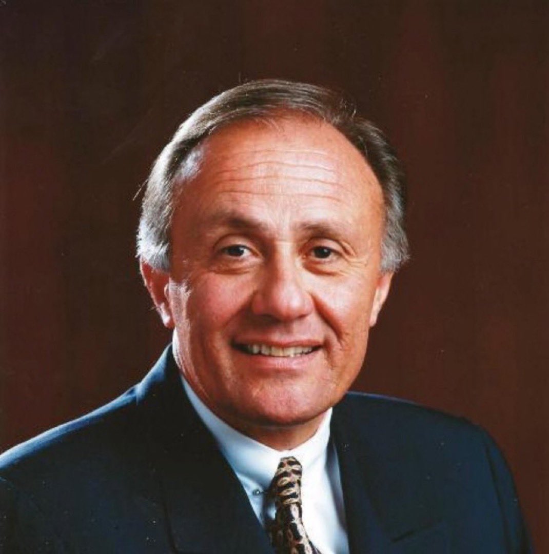 GPBrentBooker's tweet image. It’s with a heavy heart I share the passing of Past General President Arthur A. Coia. Arthur led #LIUNA through big changes and bigger fights—but never forgot the people. He mentored many, stood tall for our union, and left a lasting mark.