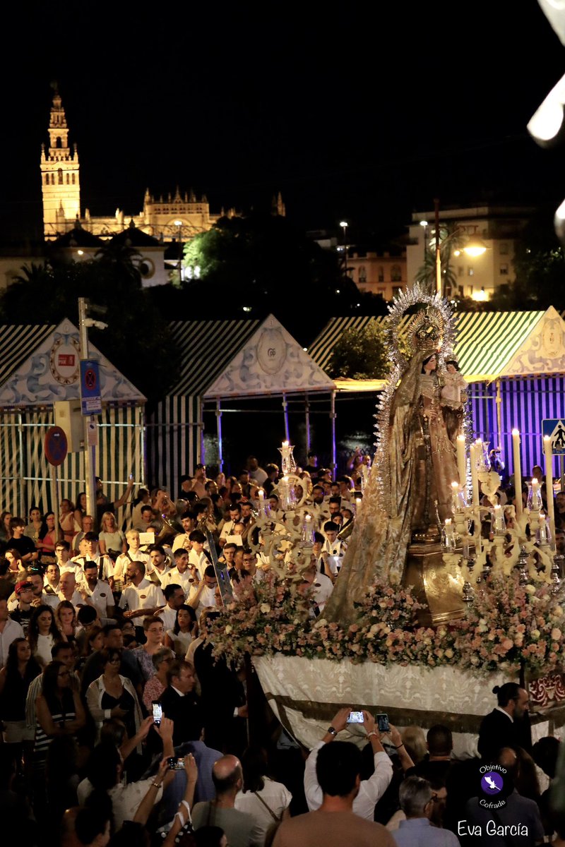Imágenes que nos deja <a href="/CarmenStaAna/">Hdad. Carmen de Santa Ana</a>  a su paso por la C/Betis 
📸<a href="/evaagarciiaa25/">Eva García López</a> 
#TDSCofrade #Sevillahoy #GloriasSevilla25 #ObjetivoCofrade