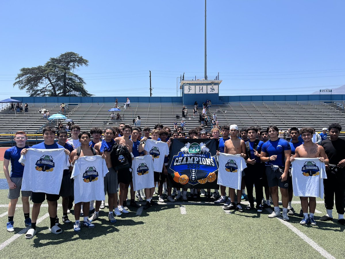 fhsflashesfb's tweet photo. The Flashes take home the tournament championship banner in the 2nd annual Route 126 Invitational! 

Nordhoff played an amazing tournament coming in 2nd place, upsetting last years champs Grace in the semis.

Carpinteria earns Lineman Competition Chip! 🏆 

@vcspreps @VCSDominic https://t.co/MfAcrq8xYL