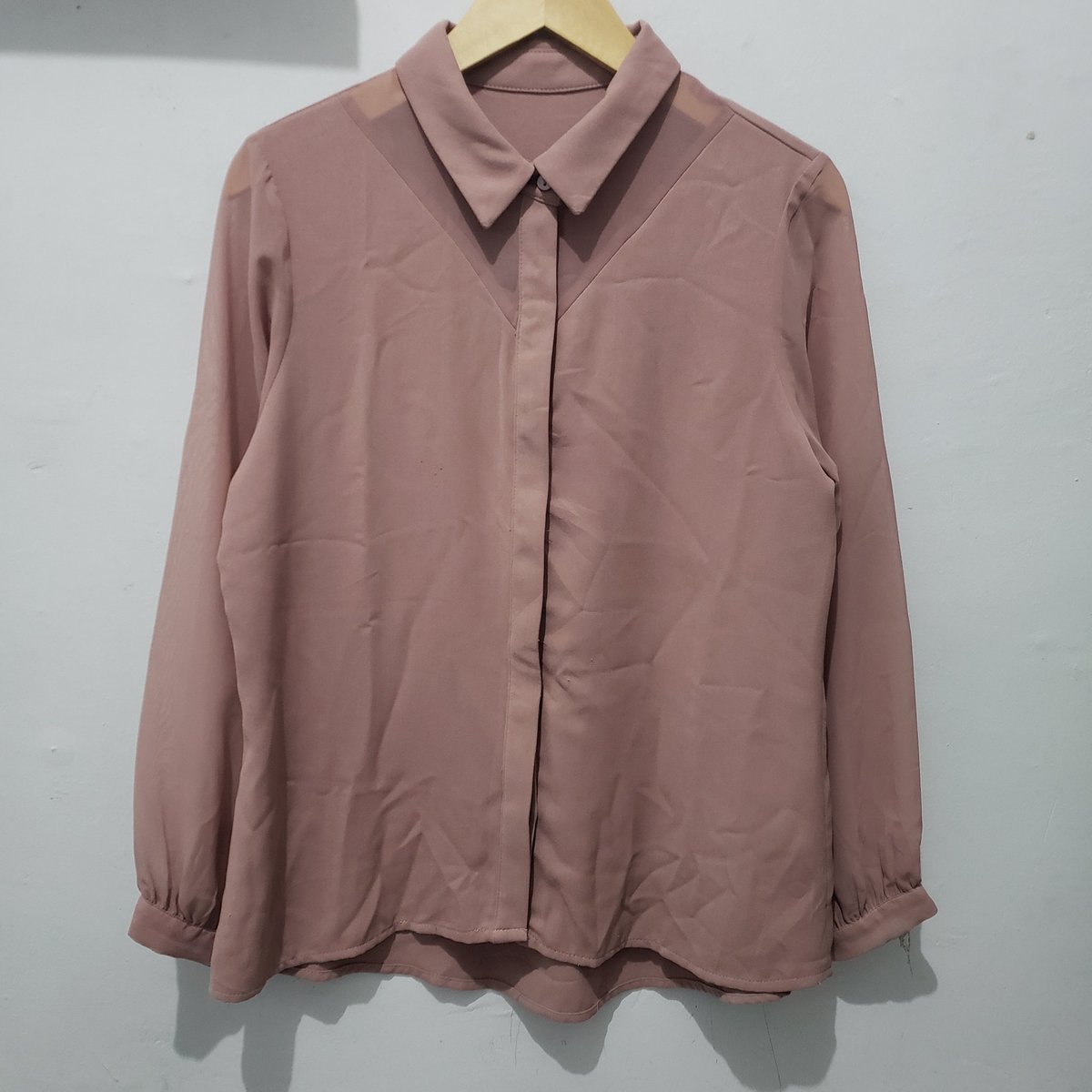 ninahrln's tweet photo. @sssuberry yuk kak atasan buat kerja nya nih kak
putih 35k
pink 45k https://t.co/NS5Zk7cP3b