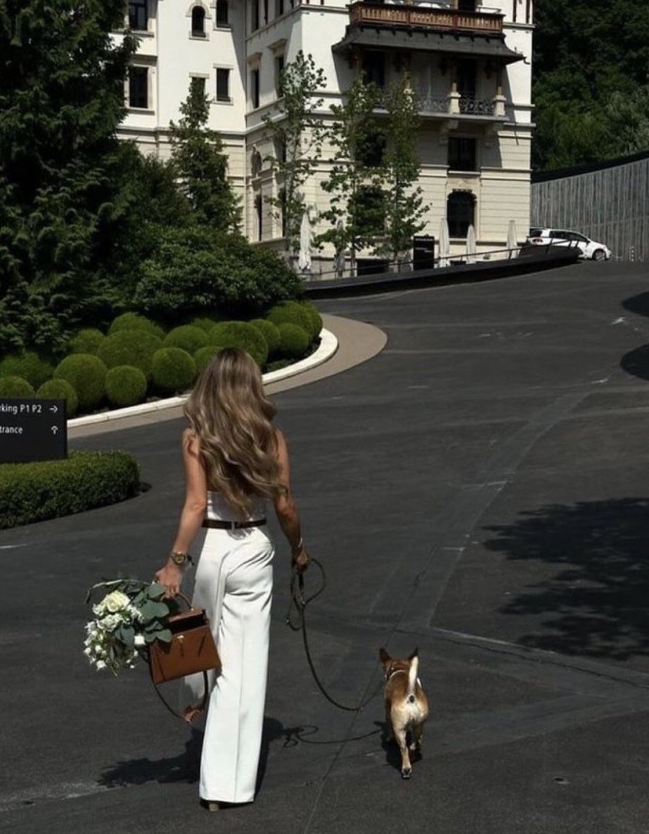 She’s the kind of elegance that doesn’t need to be loud