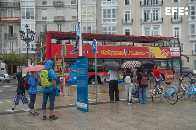 La Agencia Estatal de Meteorología prevé para este domingo en Cantabria lluvias débiles durante la mañana que irán intensificándose por la tarde.

La Cantabria del Ebro está en alerta amarilla por lluvias fuertes y tormentas.