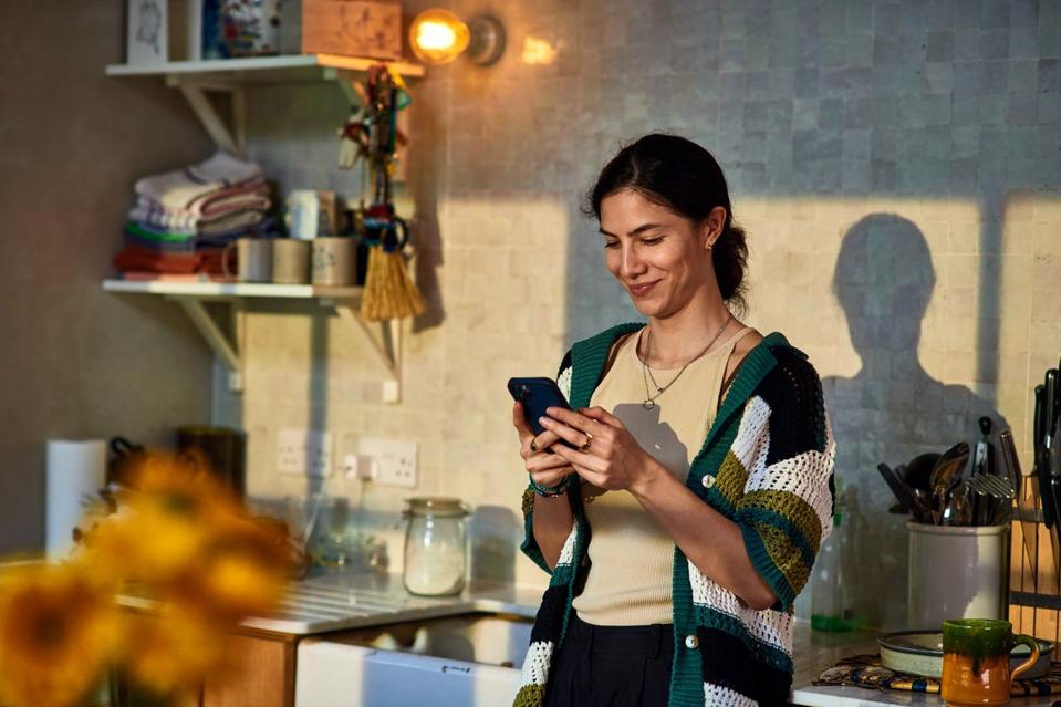 Marketing is evolving beyond basics—it's now about connection. 

Vibe marketing gives your brand a personality, creating emotional resonance with customers. 

ow.ly/HJw050WoqaZ