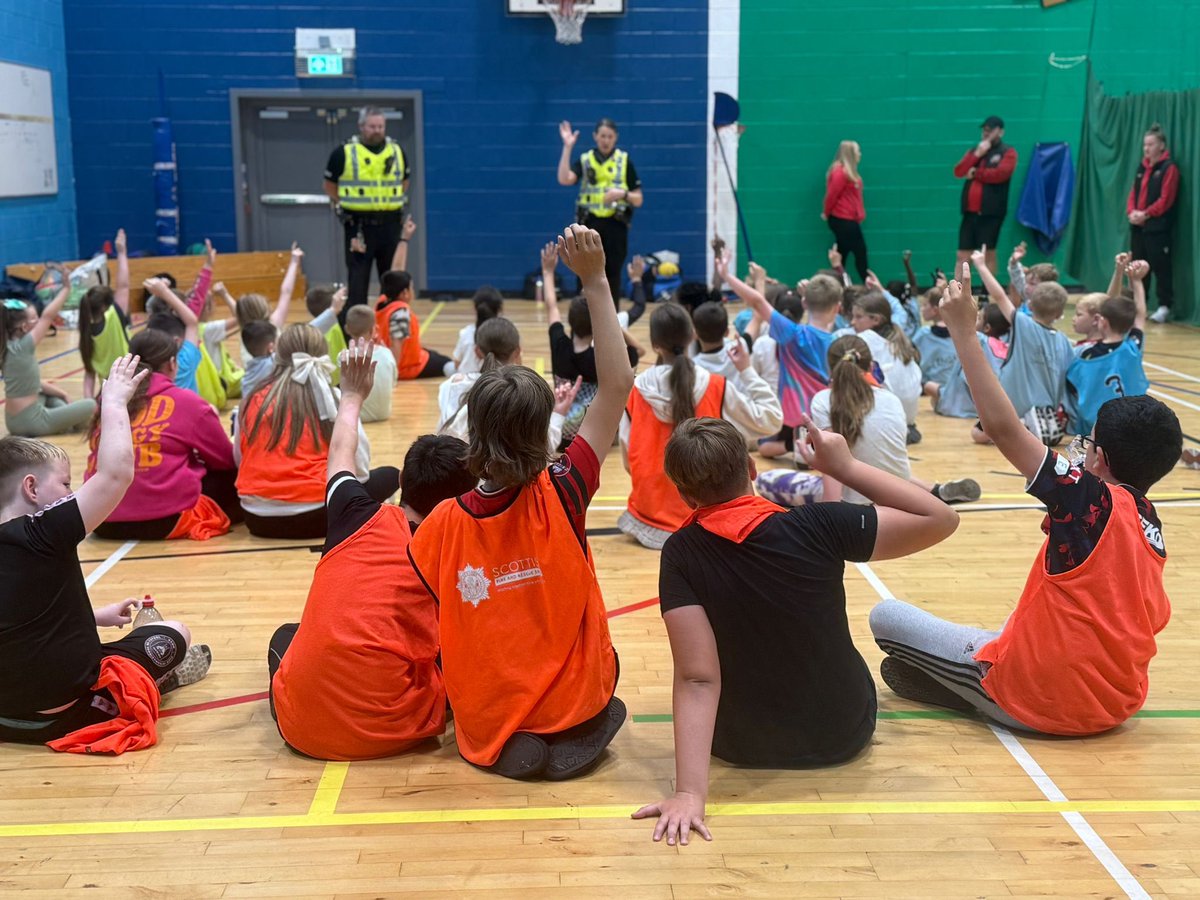 Street Stuff™️ (@smfcstreetstuff) on Twitter photo Special thanks to <a href="/PSOSRenfInver/">Police Scotland Renfrewshire & Inverclyde</a> for attending our #sportscamps and delivering key safety messages to the young people Special thanks to <a href="/PSOSRenfInver/">Police Scotland Renfrewshire & Inverclyde</a> for attending our #sportscamps and delivering key safety messages to the young people