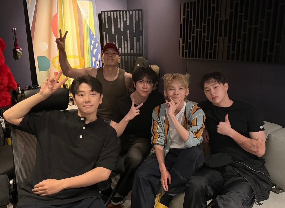 IMDAYDRE4MER's tweet photo. 아니너무놀라서들어옴 https://t.co/HjQmzMWs9c