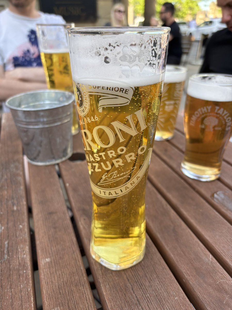 Craig Addy (@craigsaddy) on Twitter photo Officially the most expensive pint I have ever bought in Huddersfield! £6.80!!!!!!!!
<a href="/headofsteamHQ/">The Head of Steam</a> Officially the most expensive pint I have ever bought in Huddersfield! £6.80!!!!!!!!
<a href="/headofsteamHQ/">The Head of Steam</a>