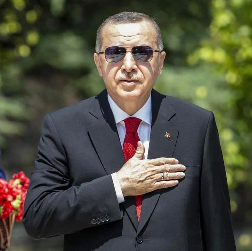 Ülkemizi, millet meclisimizde her yıl yabancı askerlerin ülkemizde ne kadar daha kalması için tezkerelerin görüşüldüğü konumdan, bizim Mehmetçiğimizin yabancı ülkelerde ne kadar daha kalması için görüşmelerinin yapıldığı konuma getirdin..
Şahidiz, seninleyiz Reis.. <a href="/RTErdogan/">Recep Tayyip Erdoğan</a>