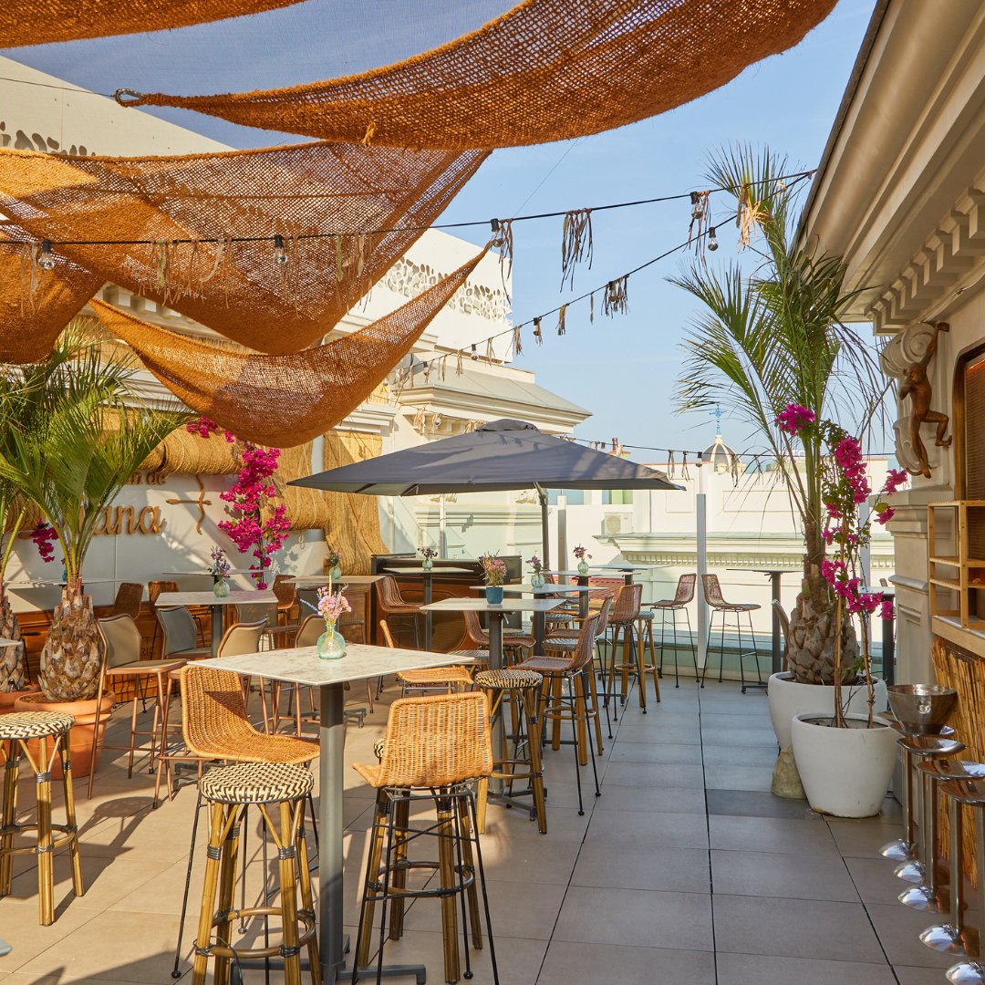 Uno de los últimos trabajos de nuestro equipo de Decoración de Espacios: transformar la Terraza de Diana del Hotel Hyatt, en pleno centro de Madrid, en un espacio en el que sentir el Mediterráneo. 

Un pequeño oasis con sabor a mar en el que refugiarse del asfalto.