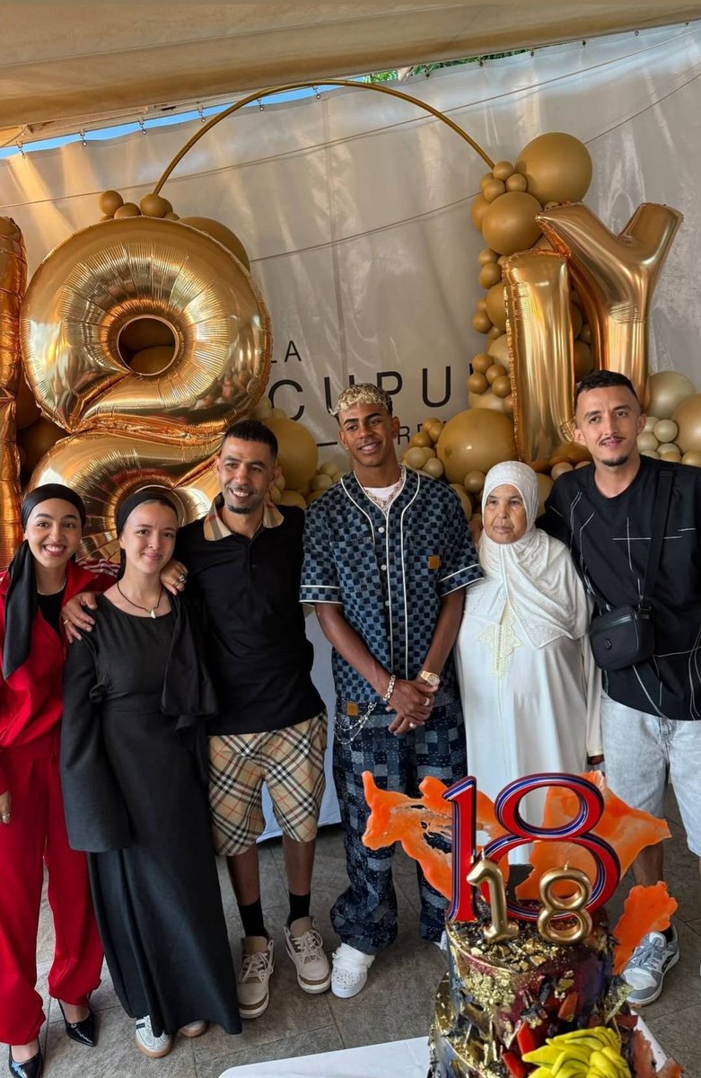 BarcaTimes's tweet photo. The 304 Family ❤️ https://t.co/LkL2pJLbHW