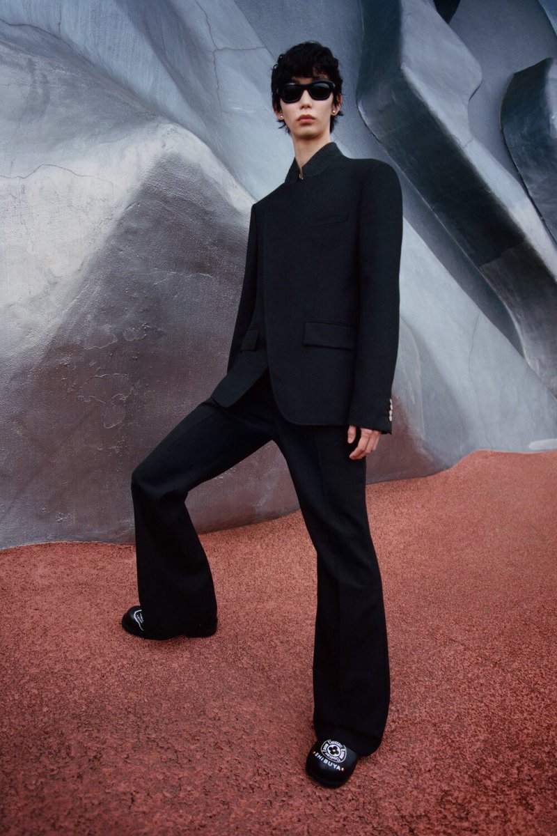 Pharrell's tweet photo. Men’s Fall-Winter 2025 Collection. @nigoldeneye @LouisVuitton 

#LVMenFW25 #Nigo #LouisVuitton https://t.co/IRamSOvv5j